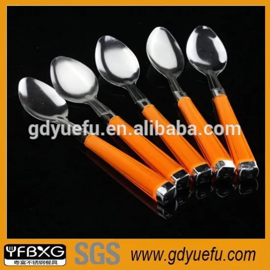 2014 plastic handle stainless steel cutlery