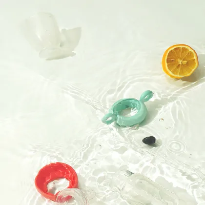 2021Custom Baby Food Squeeze Fresh Fruit Feeder Bottle