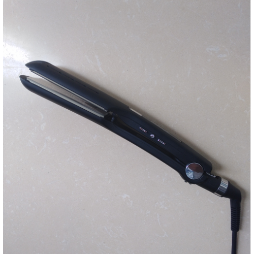 Barber Using Titanium Plates Spray Hair straightener Ionic