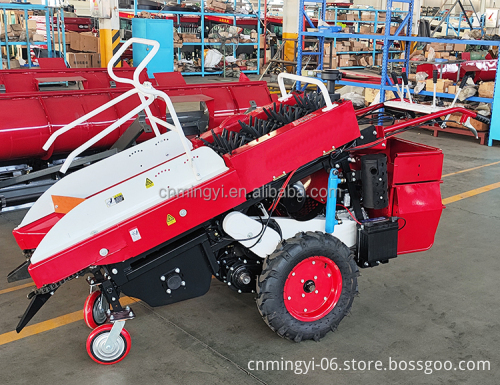 Automatic Household Corn Harvester with Straw Crushing and Return Function