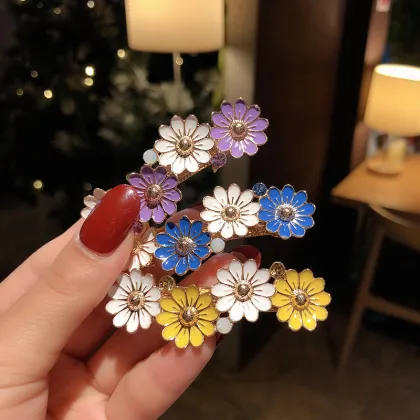 Vintage Daisy Flower Hair Clips: Latest Women's Hair Accessory Trend