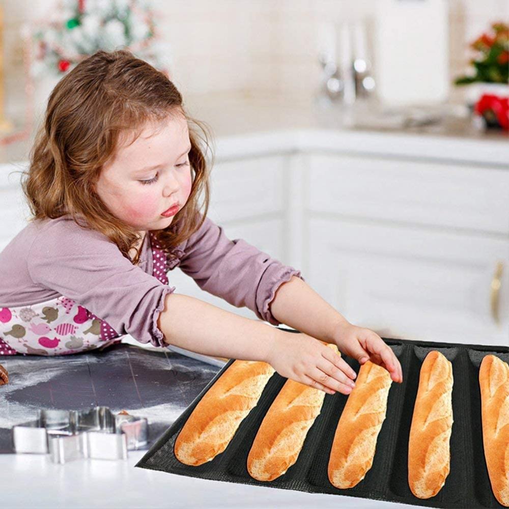 Black Mesh Baguette Tray Acuan untuk Baking Roti