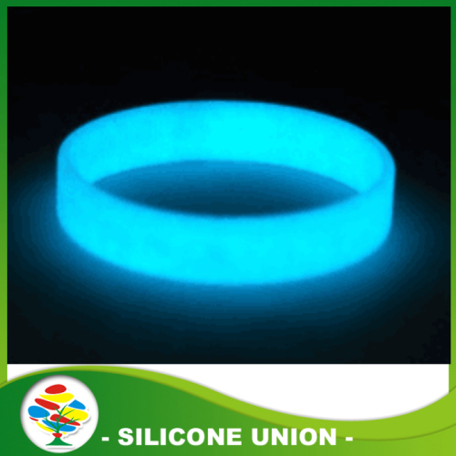 Silicone di promozione Glow nel braccialetto scuro