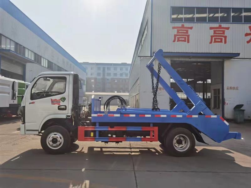 تتخطى Dongfeng 4x2 LCV Swing Arm شاحنة نفايات القمامة