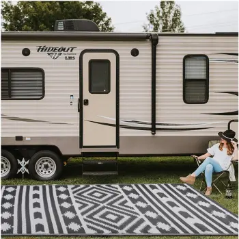 Waterproof Reversible Recycled Plastic Outdoor Rug for Camping and Patio