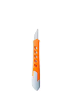 Garwin serrated steak knife with pakka wood handle