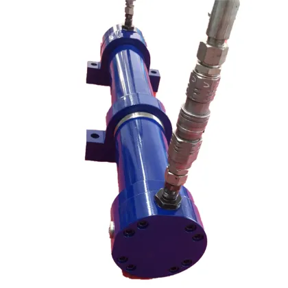 Horizontal clamping hydraulic cylinder