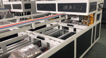 Máquina de fabricación de plástico para la manguera de riego de PVC