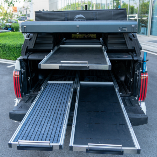 Слайд для грузового лотка с грузовым грузовиком.