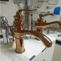 Rubinetto miscelatore lavabo in ottone oro rosa