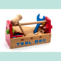 Pequeño tren de juguete de madera, patrones de animales de juguete de madera