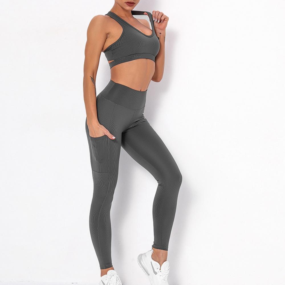 China Yoga Wear Gym Yoga Set Women Sports Wear Clothing manufacturers and  suppliers