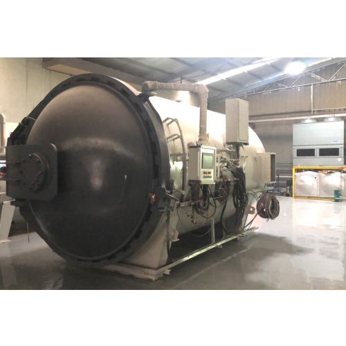 φ 3.5MX18M Autoclave Serat Karbon Komposit