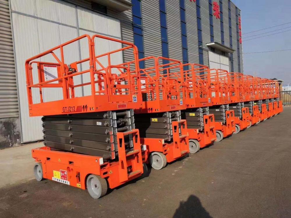 Self Propelled Scissor Lift