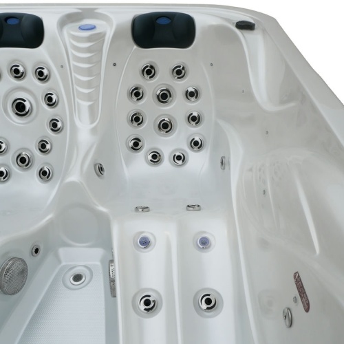 3 Persons Hot Tub Small Acrylic Outdoor Spa Hot Tub with LED Supplier