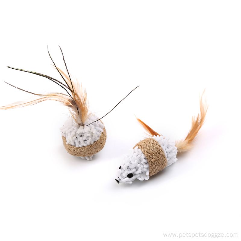 sisal cat scratching mouse and ball with feather