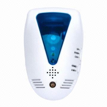 4-in-1 Electronic Ultrasonic Pest Repeller, Repels Mosquitoes, Flies, Rats, Cockroach and Insect