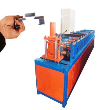Máquina de fabricação de perfil de porta e aço automatizados