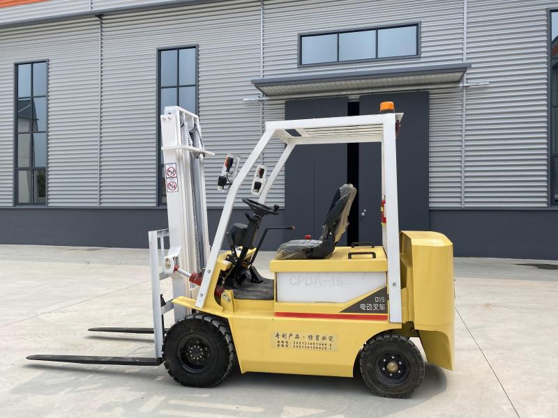 Brand New 3 Ton Telescopic Counterweight Electric Forklift - HUAYA