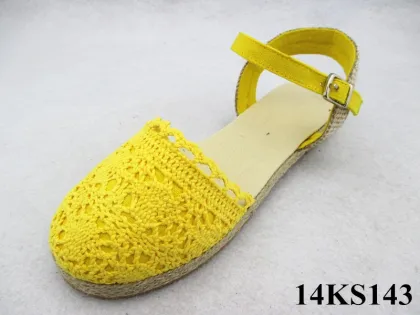 Bright yellow gridding cloth girls shoes