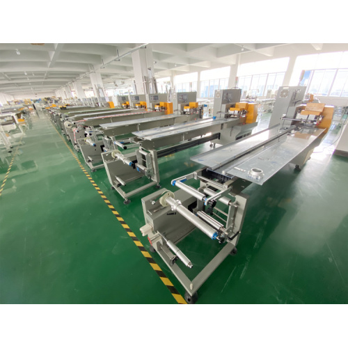 Easy operated pillow-type packing machine for tissue