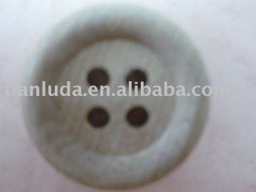 4 holes wooden button