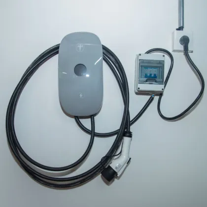 Factory Direct 7kW Wallbox EV Charger: Ideal Household Accessory for Tesla Electric Car Owners