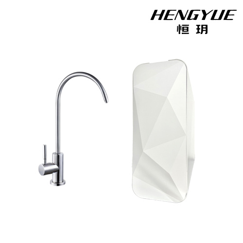 Sistema de purificación de agua debajo del fregadero blanco