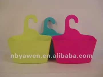 plastic hanging baskets