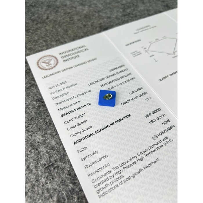 เพชร Lab สีเขียวสดใส 1.02CT PEAR VS1 HPHT