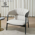 ファブリックチェアホーム家具ソリッドウッドフレームメタルベース白い卸売カフェチェア布張りリビングルームアームチェア椅子