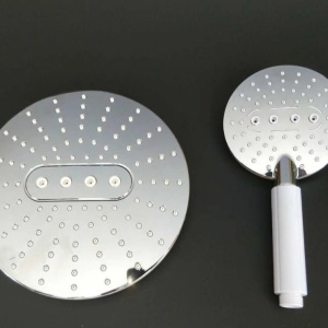 비 안개 샤워 헤드가 주도