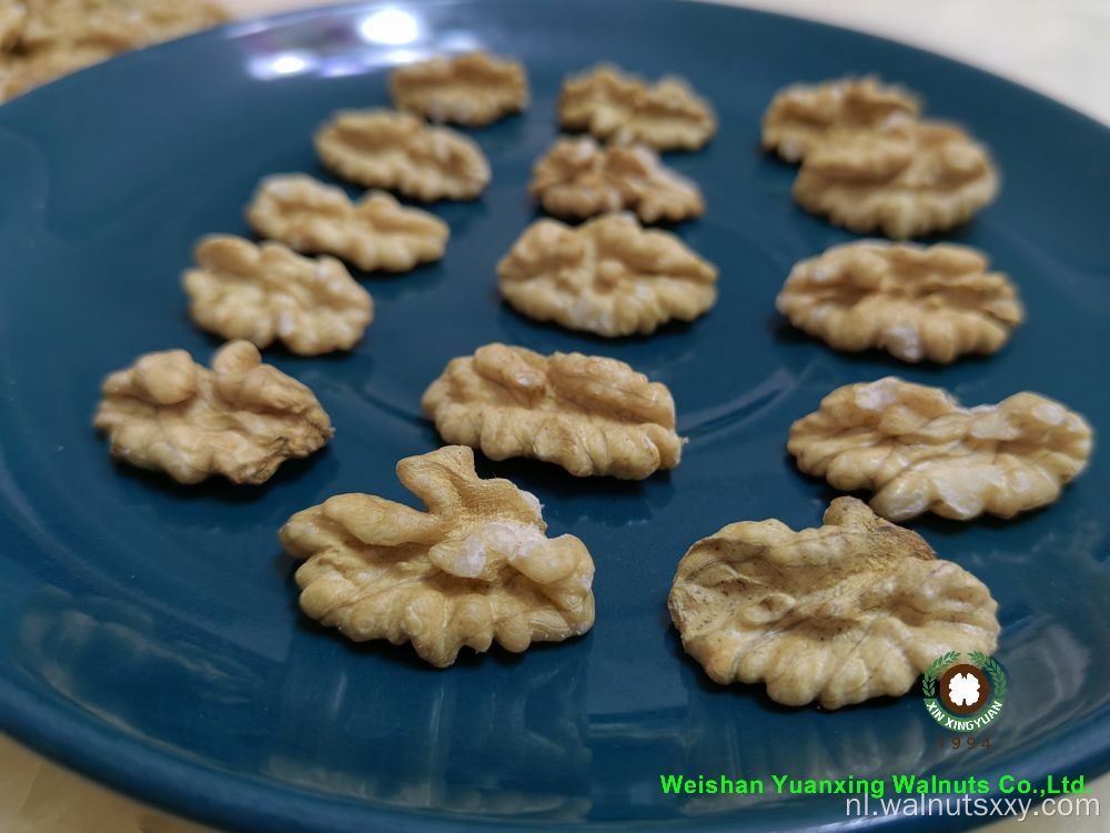 Hartige Chinese Walnut Kernels Light Color Quarters
