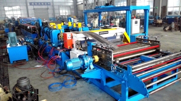 Carriage steel floor plate forming machine