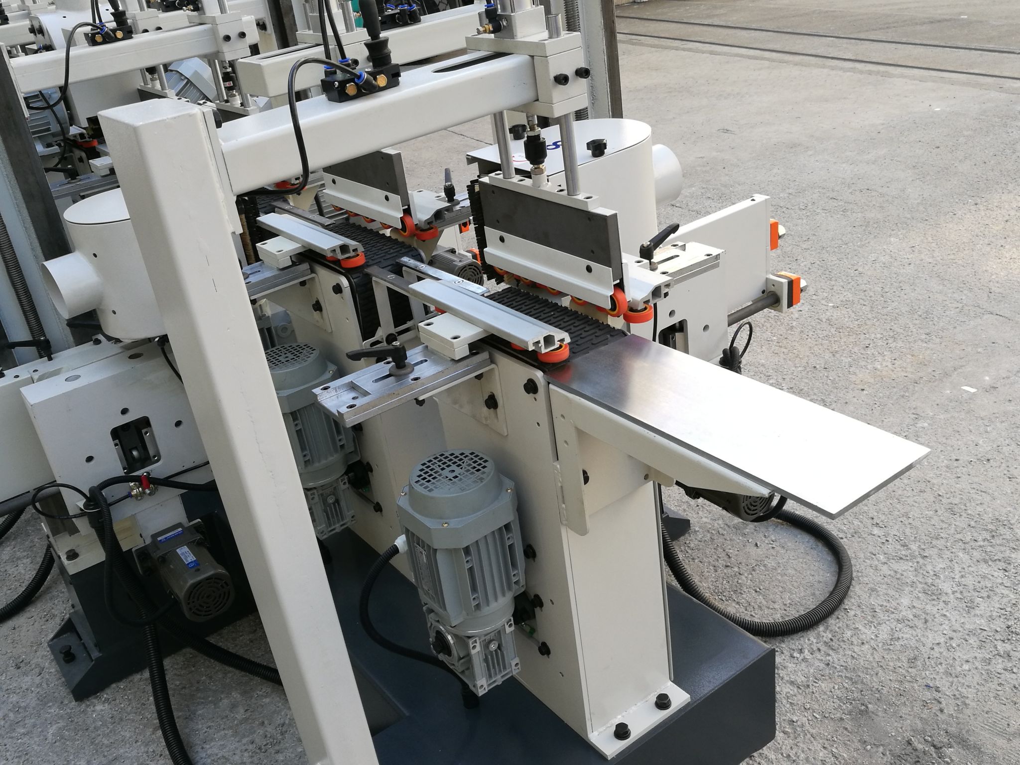 Crib wood panel and simple wood linear sander machine