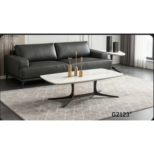 Mesa de centro de metal preto com tampo de pedra sinterizada