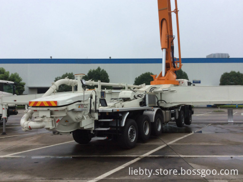 Hot Sale Chinese Heavy Duty ZOOMLION 63X-6RZ Concrete Pump