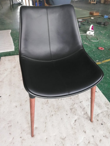 Modloft Лангхам обеденный стул в кожаной
