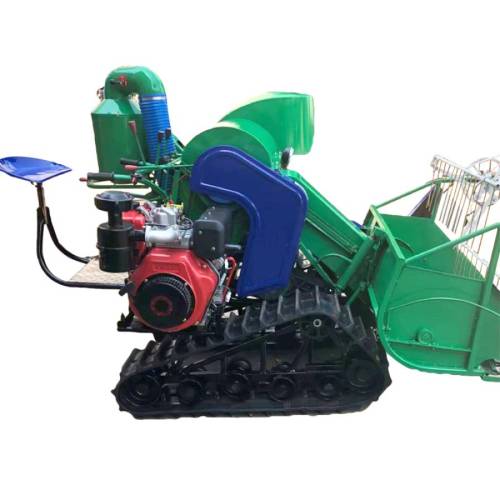Small Rice Harvest Cutter Machine In Paddy Field