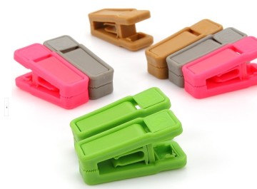 Lovely Plastic Hanger Clips/Clothes Pants Hanger Clips a