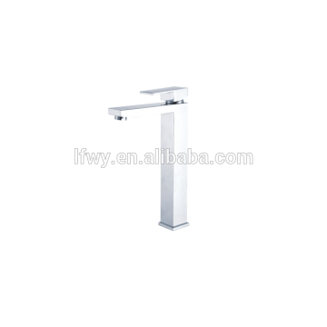 Polished Chrome Single Hole Bathroom Faucet