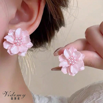 Chic 3D Camellia Earrings Perfect for Daily Wear