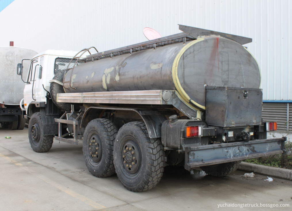 Dongfeng 6x6 drinking water truck