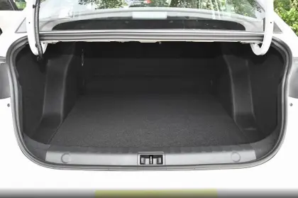 New Dongfeng AEOLUS Yixuan Electric Cars