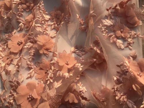 Tissu de broderie artisanale de perles de dentelle rose 3D