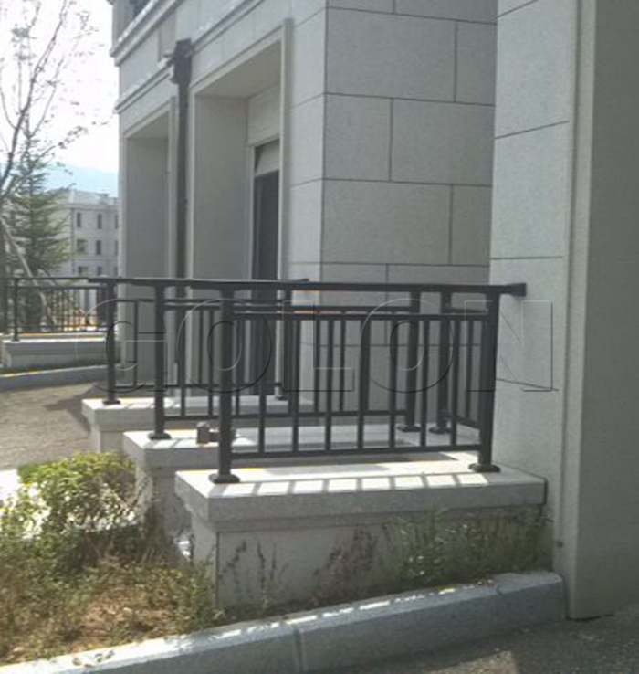 balcony railing height code