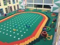 Superfici sicure per parchi giochi per le scuole