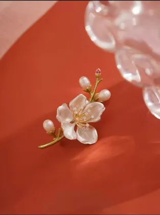 Magnolia Alba Metal Brooch