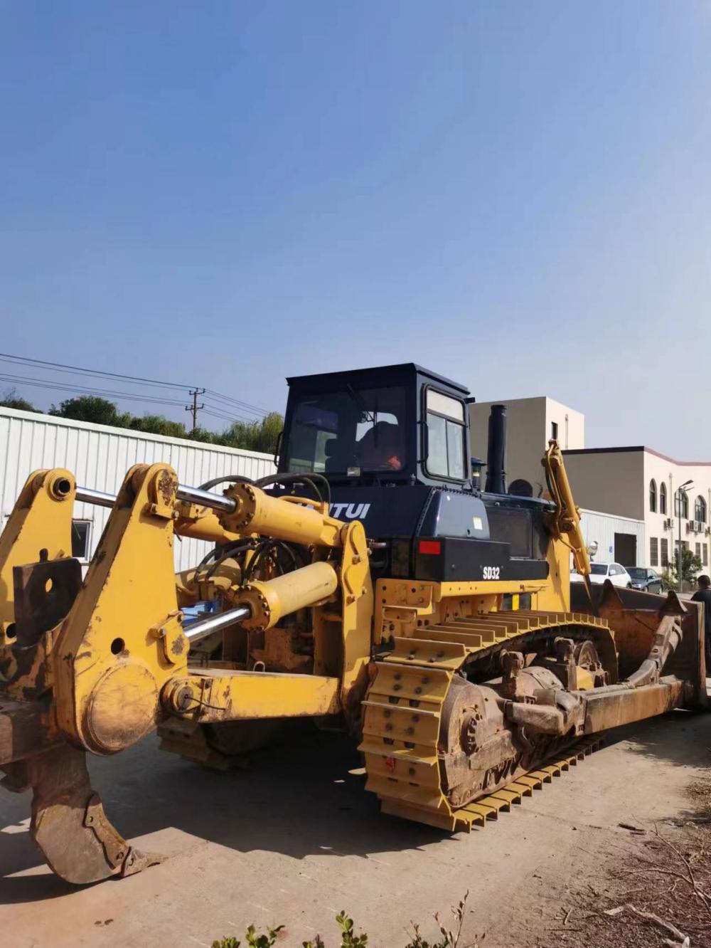 gebrauchte Shantui Bulldozer SD32 mit Rückenripper