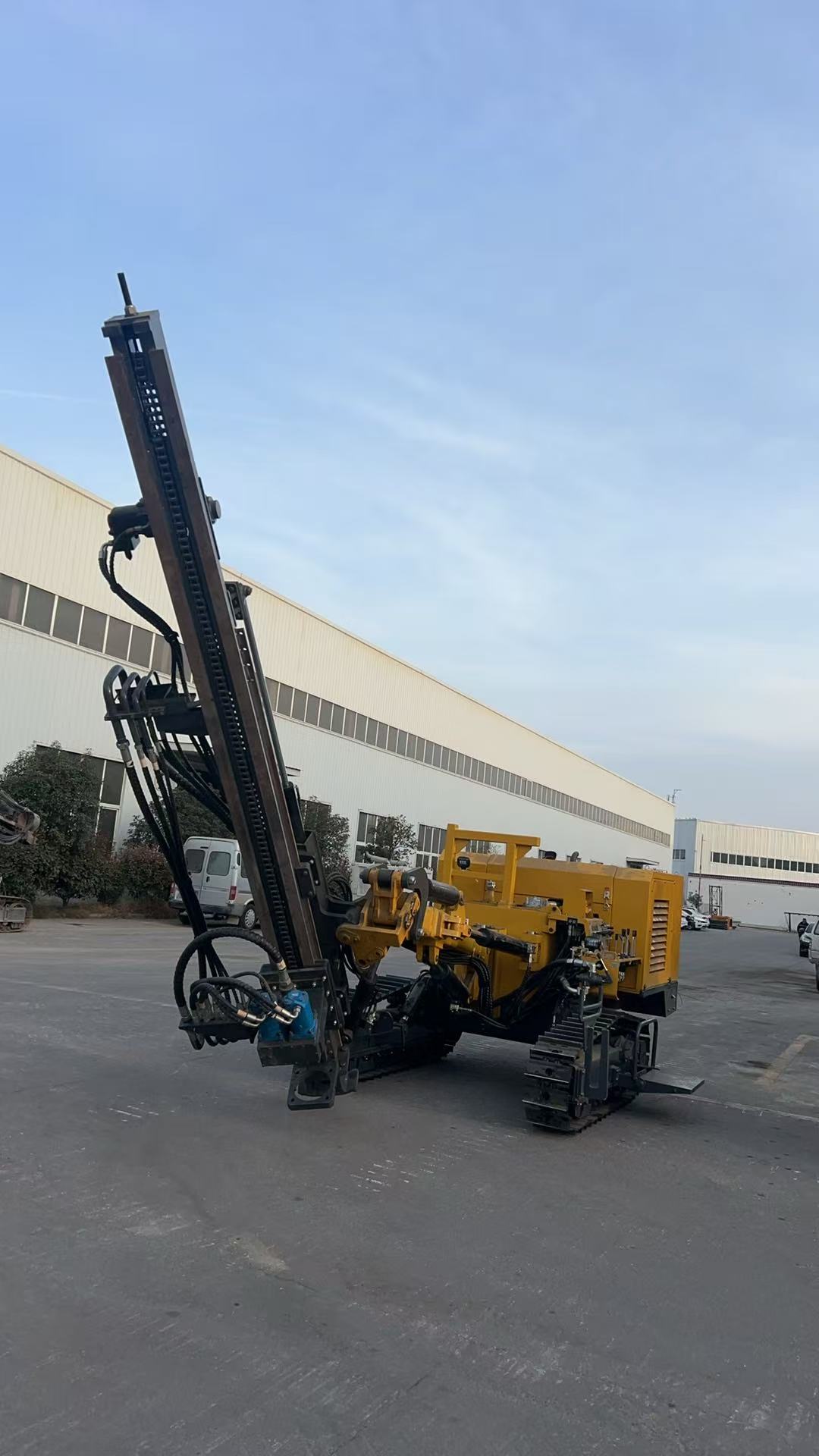 Down-the-hole drilling rig14